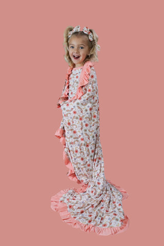 EXCLUSIVE ENCHANTED DREAMS DREAM RUFFLE BLANKET