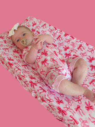 BOW CHECKERED CHARM DREAM CHANGING PAD