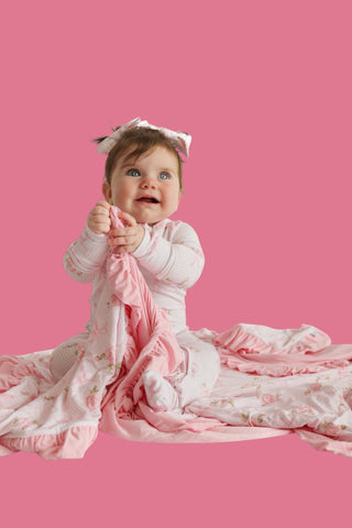 BLOOM & BOW DREAM RUFFLE BLANKET