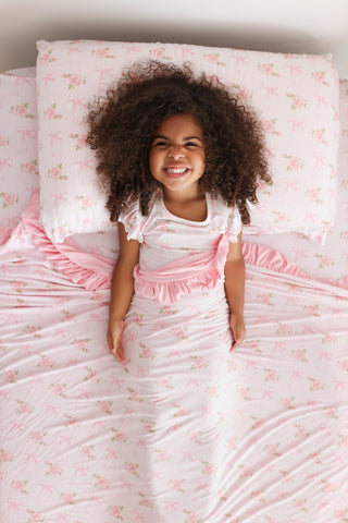 BLOOM & BOW DREAM RUFFLE BLANKET