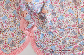 POM POWER DREAM RUFFLE BLANKET