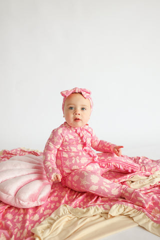 COASTAL CHIC DREAM RUFFLE BLANKET