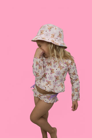 BLOSSOMIN’ BUTTERFLY DREAM BUCKET HAT