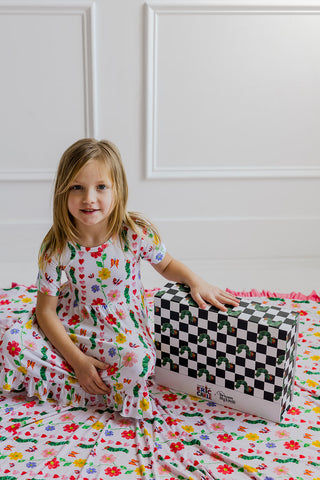 LOVEBUG BLOOMS DREAM RUFFLE BLANKET