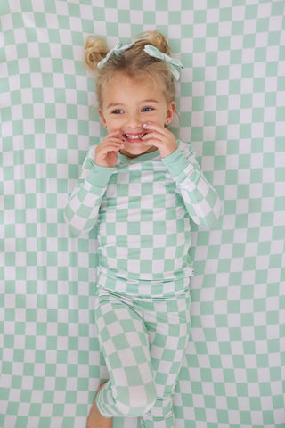 MINT CHECKERS DREAM CRIB SHEET