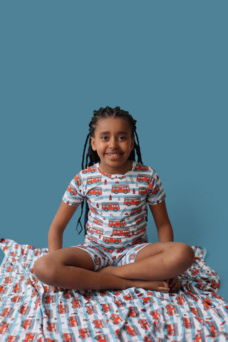FIRETRUCK FRENZY DREAM SHORT SET