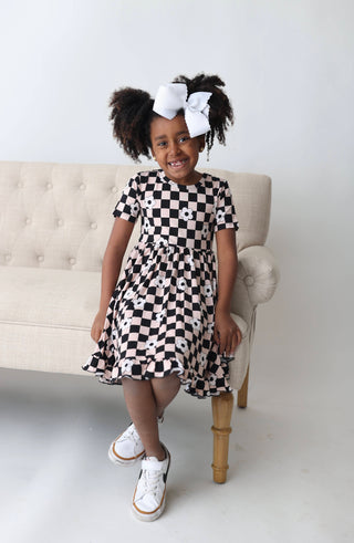 RETRO DAISY CHECKS DREAM SHORT SLEEVE RUFFLE DRESS