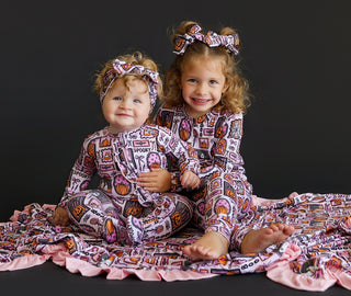 SPOOKY SWEETHEART DREAM RUFFLE BLANKET