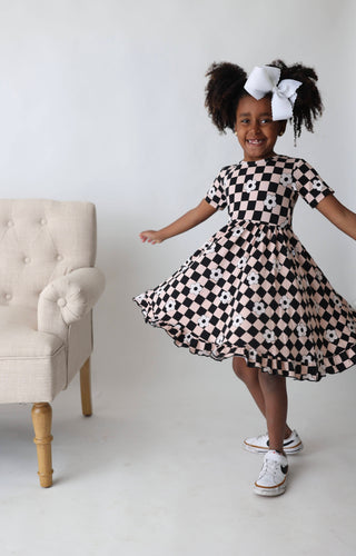 RETRO DAISY CHECKS DREAM SHORT SLEEVE RUFFLE DRESS