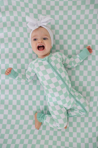 MINT CHECKERS DREAM CRIB SHEET