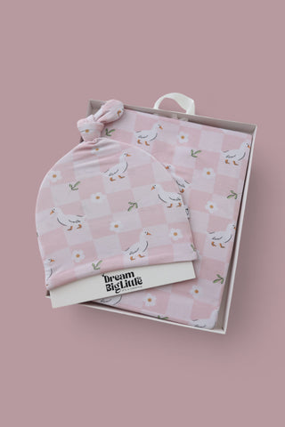 EXCLUSIVE DUCKS AND DAISIES DREAM SWADDLE & BEANIE