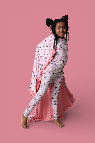 PRETTY AND PAR DREAM RUFFLE BLANKET