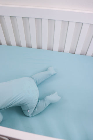 HAZY BLUE RIB DREAM CRIB SHEET