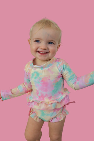 RAINBOW CLOUDS DREAM 2-PIECE RASH GUARD RUFFLE SWIM SUIT