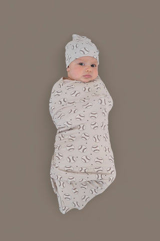 EXCLUSIVE SWING FOR THE STARS DREAM SWADDLE & BEANIE