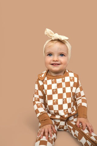 EXCLUSIVE SANDY BEACH CHECKERS DREAM BABY BIB