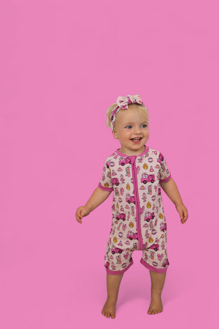 BLAZING BOWS AND HYDRANTS DREAM SHORTIE