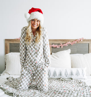 MERRY & BRIGHT CHECKS WOMEN’S RELAXED FLARE DREAM SET