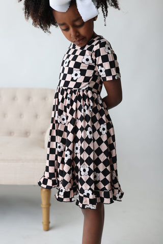 RETRO DAISY CHECKS DREAM SHORT SLEEVE RUFFLE DRESS