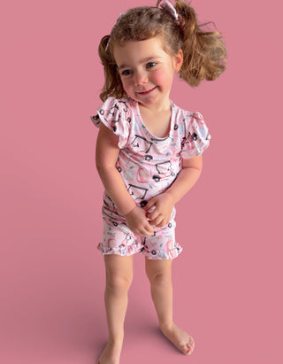 PRETTY AND PAR DREAM RUFFLE SHORT SET