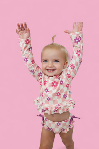 WAVY DAISY CHECKERS DREAM TWO-PIECE RASH GUARD RUFFLE SWIM SUIT