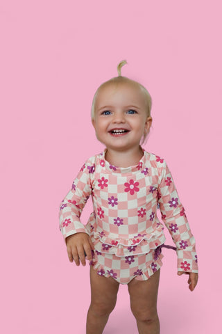 WAVY DAISY CHECKERS DREAM TWO-PIECE RASH GUARD RUFFLE SWIM SUIT