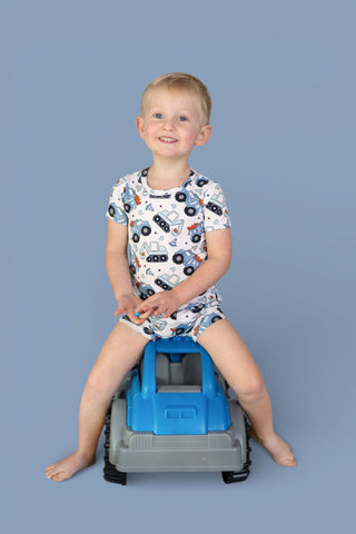 LOVE UNDER CONSTRUCTION DREAM SHORT SET