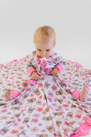 EXCLUSIVE A CUP OF DREAMS RUFFLE DREAM BLANKET