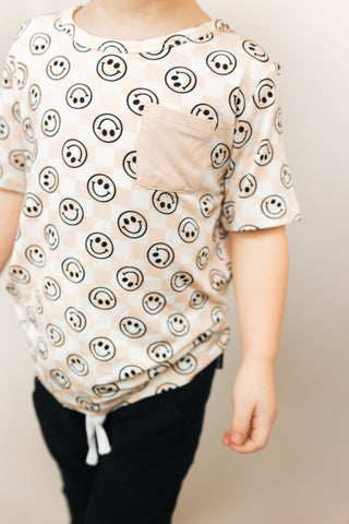 SANDY SMILES CHECKERS DREAM POCKET TEE