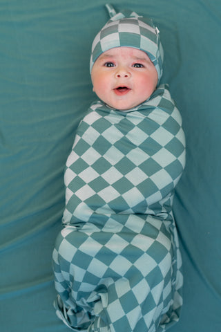 STORMY CHECKERS DREAM SWADDLE & BEANIE