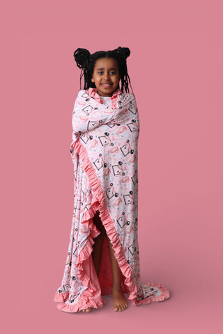 PRETTY AND PAR DREAM RUFFLE BLANKET