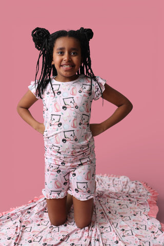 PRETTY AND PAR DREAM RUFFLE SHORT SET