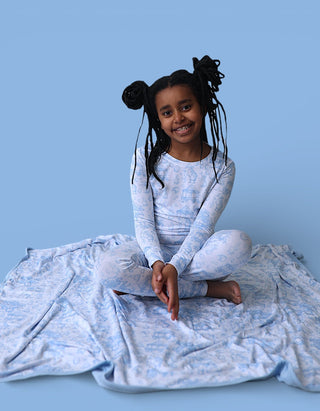 BLUEBELL EASTER TOILE DREAM BLANKET