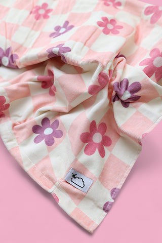 WAVY DAISY CHECKERS DREAM TOWEL