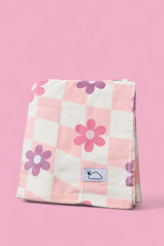 WAVY DAISY CHECKERS DREAM TOWEL