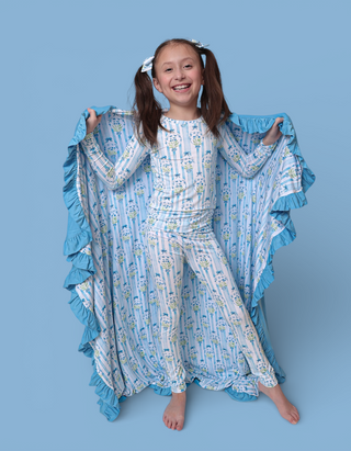 HEIRLOOM BLUE BLOOMS DREAM RUFFLE BLANKET