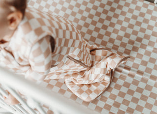 SANDY CHECKERS DREAM CRIB SHEET